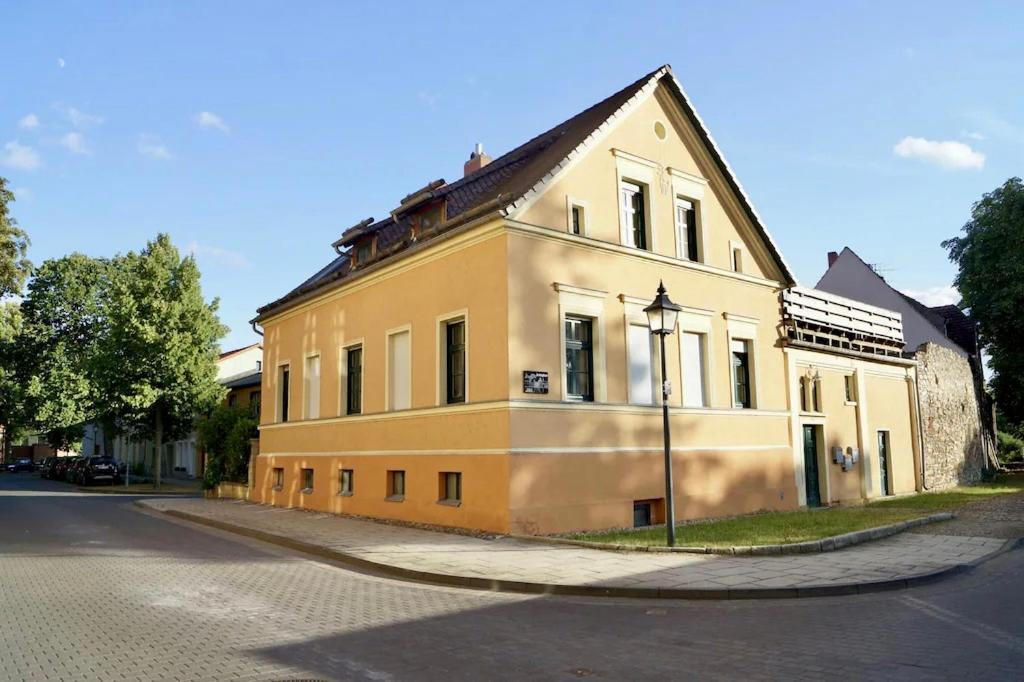 "Ferienwohnung Am Schloss" - Ferienwohnung Mit Blick Auf Das Barbyer Schloss, 5 Gehminuten Bis Zur Elbe المظهر الخارجي الصورة