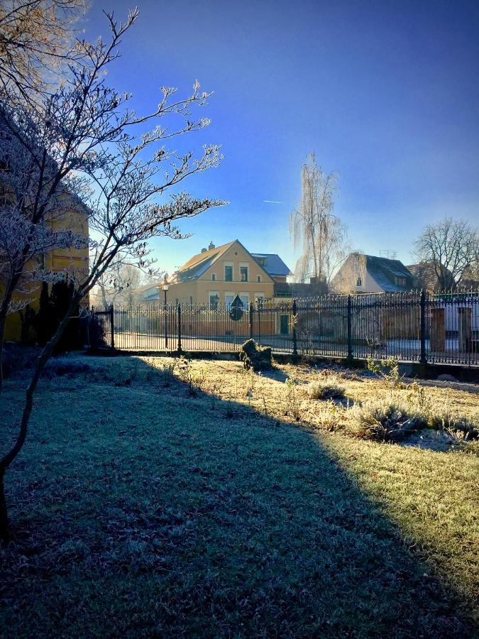 "Ferienwohnung Am Schloss" - Ferienwohnung Mit Blick Auf Das Barbyer Schloss, 5 Gehminuten Bis Zur Elbe المظهر الخارجي الصورة